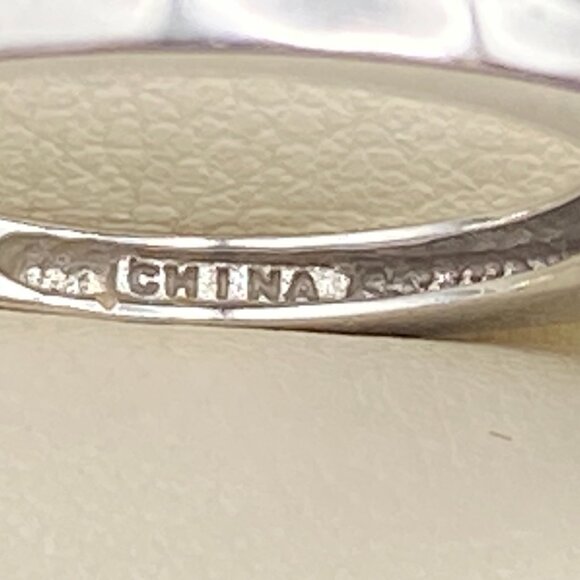 SW 14K White Gold Ring Sz. 6 - 3 x Cubic Zirconia Asscher Cut - 2.86 gm, 2.71 ct - Picture 15 of 16